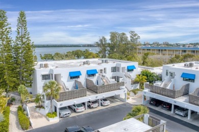 Welcome to a beautiful hidden gem of tropical paradise on on Longboat Key Golf Club in Florida - for sale on GolfHomes.com, golf home, golf lot