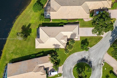 Welcome to this beautiful 2BR+Den, 2BA, 2CG single-family home on The Legacy Golf and Tennis Club in Florida - for sale on GolfHomes.com, golf home, golf lot