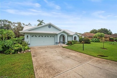 CUSTOM HOME BUILT BY THOMAS GALT HOMES. WIDE OPEN GREAT ROOM on Fountain Lakes Community Golf Course in Florida - for sale on GolfHomes.com, golf home, golf lot