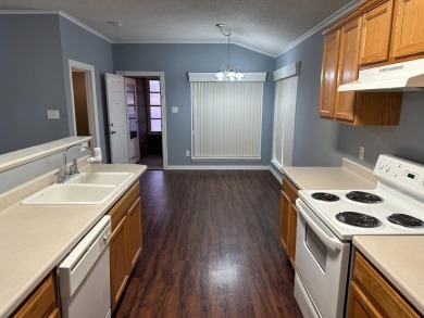 Clean 3/2/2 on the golf course!  Washer, dryer, and refrigerator on Shadow Hills Golf Course in Texas - for sale on GolfHomes.com, golf home, golf lot