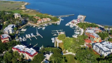 This highly sought-after Cutter Court Penthouse in the heart of on Harbour Town Golf Links in South Carolina - for sale on GolfHomes.com, golf home, golf lot