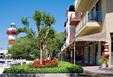This highly sought-after Cutter Court Penthouse in the heart of on Harbour Town Golf Links in South Carolina - for sale on GolfHomes.com, golf home, golf lot