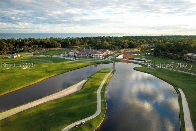 This highly sought-after Cutter Court Penthouse in the heart of on Harbour Town Golf Links in South Carolina - for sale on GolfHomes.com, golf home, golf lot