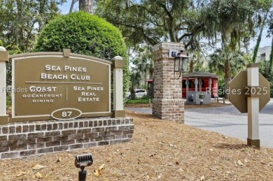 This highly sought-after Cutter Court Penthouse in the heart of on Harbour Town Golf Links in South Carolina - for sale on GolfHomes.com, golf home, golf lot