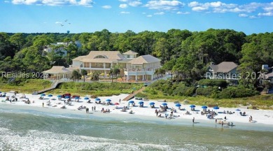This highly sought-after Cutter Court Penthouse in the heart of on Harbour Town Golf Links in South Carolina - for sale on GolfHomes.com, golf home, golf lot