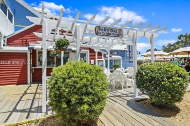 This highly sought-after Cutter Court Penthouse in the heart of on Harbour Town Golf Links in South Carolina - for sale on GolfHomes.com, golf home, golf lot