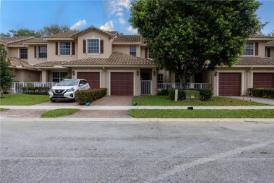 Two-story Townhome with garage in Villas of Rolling Hills in on Grande Oaks Golf Club in Florida - for sale on GolfHomes.com, golf home, golf lot