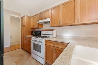 2 bedroom, 2 bathroom, 2 parking ground floor, single level on Kapolei Golf Course in Hawaii - for sale on GolfHomes.com, golf home, golf lot