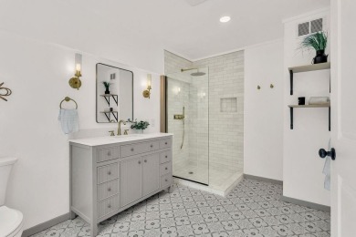 Welcome to this charming 2-bedroom, 2-bathroom home nestled in on Hide-A-Way Lake Golf Course in Texas - for sale on GolfHomes.com, golf home, golf lot
