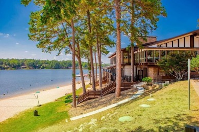Welcome to this charming 2-bedroom, 2-bathroom home nestled in on Hide-A-Way Lake Golf Course in Texas - for sale on GolfHomes.com, golf home, golf lot