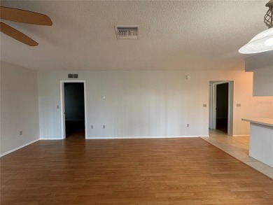 ***NEW ROOF*** installed January 2025. Attractive END unit with on Innisbrook Resort and Golf Club in Florida - for sale on GolfHomes.com, golf home, golf lot
