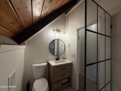 Like New Modern Chalet with 4 Bedrooms and 2 Full Bathrooms in on The Hideout Golf in Pennsylvania - for sale on GolfHomes.com, golf home, golf lot