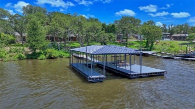 LAKE HOME - Welcome to this spacious 2 story, 5 bedroom, 3.5 on Twisted Oaks Golf Club in Texas - for sale on GolfHomes.com, golf home, golf lot