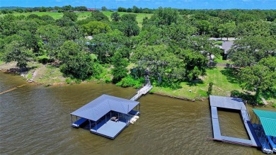 LAKE HOME - Welcome to this spacious 2 story, 5 bedroom, 3.5 on Twisted Oaks Golf Club in Texas - for sale on GolfHomes.com, golf home, golf lot