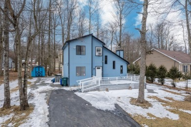 POCONOS WOODLAND CONTEMPORARY Updated & Well-Maintained 3BR 2BA on Pocono Farms Country Club in Pennsylvania - for sale on GolfHomes.com, golf home, golf lot