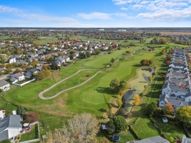 Desirable end unit townhouse backs up to Broken Arrow golf on Broken Arrow Golf Club in Illinois - for sale on GolfHomes.com, golf home, golf lot