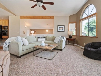 Close to Golf Course and Park - This 1886 square foot split on Forest Meadows Golf Course in California - for sale on GolfHomes.com, golf home, golf lot