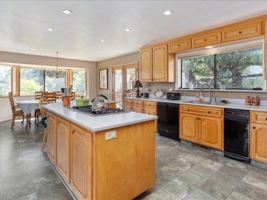 Close to Golf Course and Park - This 1886 square foot split on Forest Meadows Golf Course in California - for sale on GolfHomes.com, golf home, golf lot