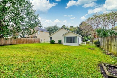 Come say hello to 190 Droos Way and goodbye to your search. This on Shadowmoss Plantation Golf Club in South Carolina - for sale on GolfHomes.com, golf home, golf lot