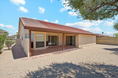 FRESH PAINT INSIDE AND NO MORE POPCORN CEILINGS! Spacious on The Lakes at Ahwatukee in Arizona - for sale on GolfHomes.com, golf home, golf lot
