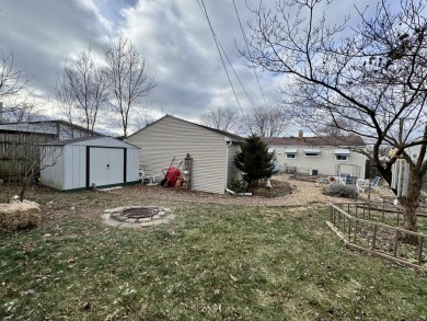 Welcome to this charming 3 bedroom, 1 bath ranch nestled in the on Green Oaks Golf Course in Michigan - for sale on GolfHomes.com, golf home, golf lot