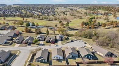 Come check out this freshly painted (interior & exterior) 3 on Broken Arrow Golf and Athletic Club in Oklahoma - for sale on GolfHomes.com, golf home, golf lot