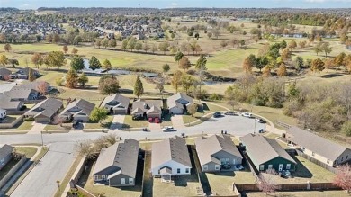 Come check out this freshly painted (interior & exterior) 3 on Broken Arrow Golf and Athletic Club in Oklahoma - for sale on GolfHomes.com, golf home, golf lot