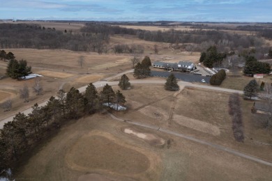 Are you dreaming of living on a golf course? Here's your chance on Silver Ridge Golf Course in Illinois - for sale on GolfHomes.com, golf home, golf lot