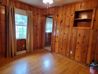 WELCOME HOME to this ideal Salem location overlooking the Salem on Salem Golf Course in Virginia - for sale on GolfHomes.com, golf home, golf lot