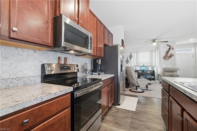 Beautiful, immaculate townhome in desirable New Port. This home on Bide-A-Wee Golf Course in Virginia - for sale on GolfHomes.com, golf home, golf lot