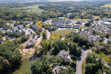 Spacious 2-Bed, 2-Bath top floor condo in Prestigious Aberdeen on The Course at Aberdeen in Indiana - for sale on GolfHomes.com, golf home, golf lot