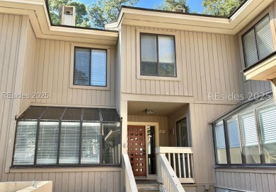 This beautifully renovated 3BR, 3.5BA end-unit villa in on Shipyard Golf Club in South Carolina - for sale on GolfHomes.com, golf home, golf lot