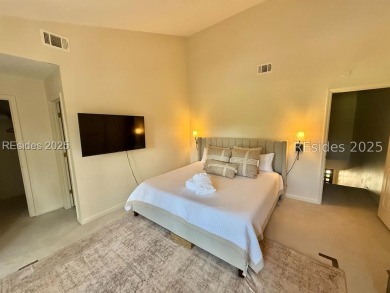 This beautifully renovated 3BR, 3.5BA end-unit villa in on Shipyard Golf Club in South Carolina - for sale on GolfHomes.com, golf home, golf lot