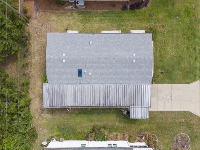 NO BOND, NO CDD! ROOF 2024pletely renovated 2/2 Manufactured on El Diablo Executive Golf Course in Florida - for sale on GolfHomes.com, golf home, golf lot
