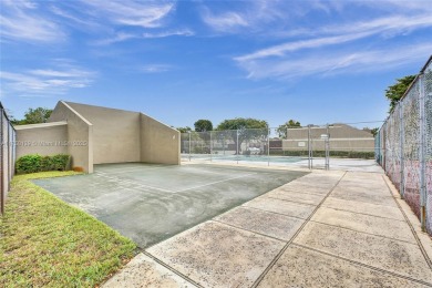 Welcome to this well maintained and spacious 3 bedrooms, 2 bath on Pembroke Lakes Golf Club in Florida - for sale on GolfHomes.com, golf home, golf lot