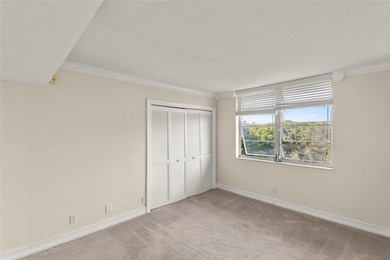 Rare King Model 3BD/2.5BA in Palm Aire! This spacious 2,100 sq on Palm-Aire Country Club and Resort - The Oaks in Florida - for sale on GolfHomes.com, golf home, golf lot