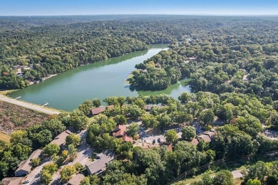 This charming and updated 2-bedroom, 2-bath townhome on Lake on Bella Vista Country Club - Berksdale in Arkansas - for sale on GolfHomes.com, golf home, golf lot