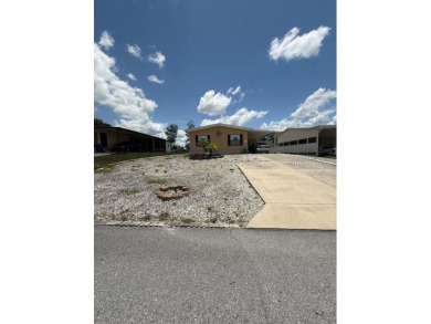 This well-maintained 1104sqft 3-bedroom 2-bath home is in on Brookridge Country Club in Florida - for sale on GolfHomes.com, golf home, golf lot