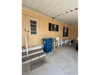 This well-maintained 1104sqft 3-bedroom 2-bath home is in on Brookridge Country Club in Florida - for sale on GolfHomes.com, golf home, golf lot