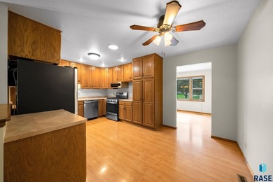 NEW ROOF, CARPET AND PAINT!! Discover the perfect blend of on Prairie Green Golf Course in South Dakota - for sale on GolfHomes.com, golf home, golf lot