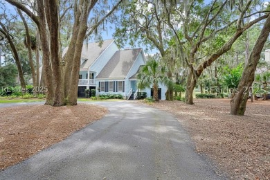 This beautifully updated 2 bedroom, 2 bathroom end-unit townhome on Haig Point Golf Club in South Carolina - for sale on GolfHomes.com, golf home, golf lot