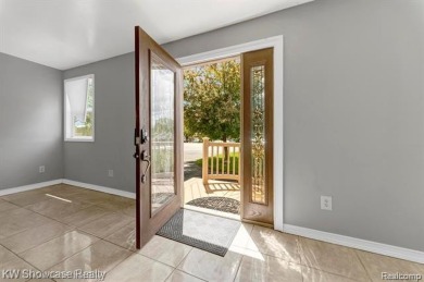LOCATION LOCATION, CLEAN UPDATED 2 BDRM, 2 BATH, RANCH IN on Bay Pointe Golf Club in Michigan - for sale on GolfHomes.com, golf home, golf lot