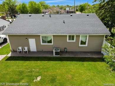 LOCATION LOCATION, CLEAN UPDATED 2 BDRM, 2 BATH, RANCH IN on Bay Pointe Golf Club in Michigan - for sale on GolfHomes.com, golf home, golf lot