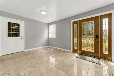 LOCATION LOCATION, CLEAN UPDATED 2 BDRM, 2 BATH, RANCH IN on Bay Pointe Golf Club in Michigan - for sale on GolfHomes.com, golf home, golf lot