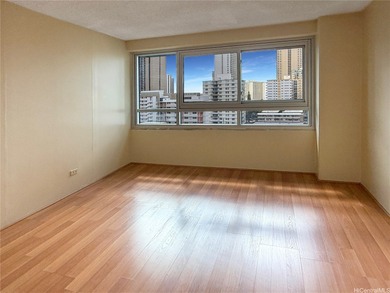 Very quiet and private building. Fairway Manor has only 4 units on Ala Wai Golf Course in Hawaii - for sale on GolfHomes.com, golf home, golf lot