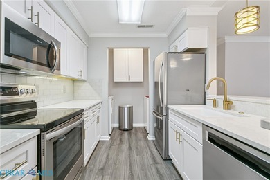 Lovely updated condo in Fairway Villas! Recent renovations on Williamsburg National Golf Club in Virginia - for sale on GolfHomes.com, golf home, golf lot