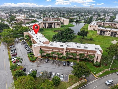 Sunrise Lakes Ph. 4, 55+ Community, 1st floor 2/2, NEW AC on Sunrise Lakes Phase III in Florida - for sale on GolfHomes.com, golf home, golf lot