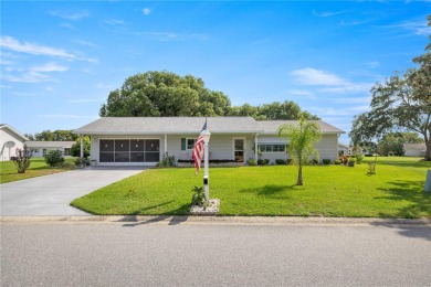 Beautiful 2 Bed, 2 Bath, 2 car attached garage facing front on The Links of Spruce Creek in Florida - for sale on GolfHomes.com, golf home, golf lot