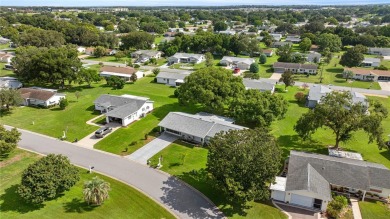 Beautiful 2 Bed, 2 Bath, 2 car attached garage facing front on The Links of Spruce Creek in Florida - for sale on GolfHomes.com, golf home, golf lot