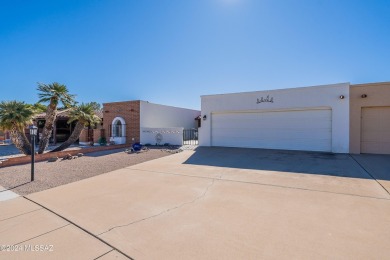 Searching for a Home on a Private Club? You just found it! This on Country Club of Green Valley in Arizona - for sale on GolfHomes.com, golf home, golf lot